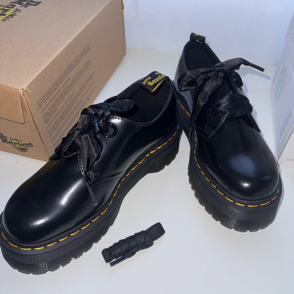 BRAND NEW Holly Black Dr. Martens lace shoelaces